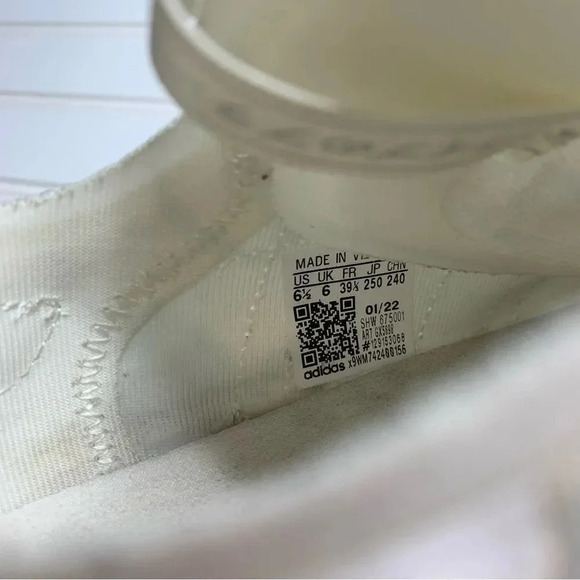 Adidas NMD_V3 SHOES - Picture 4 of 11